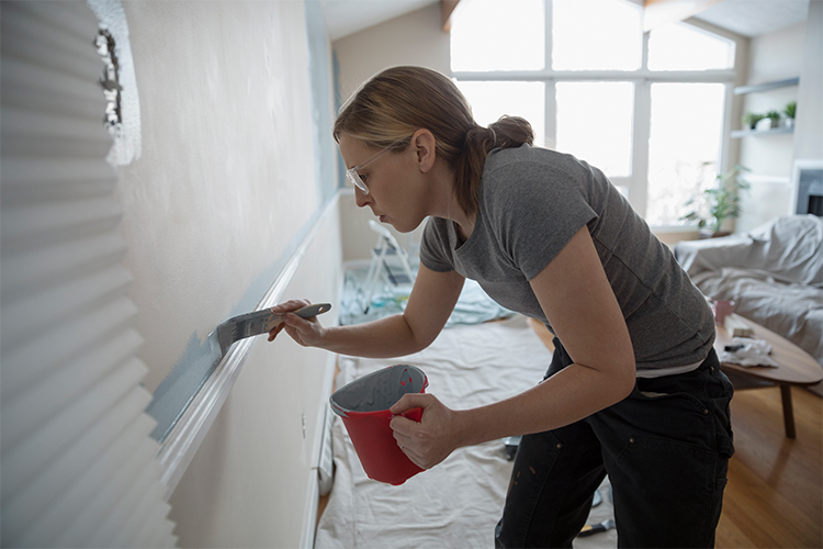 Painting your ceiling? Don't forget to read this first!
